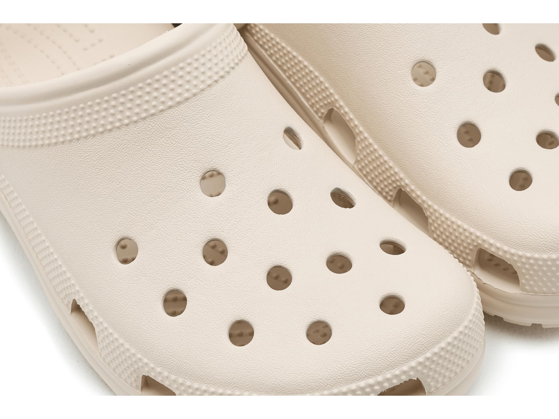 Crocs Unisex Classic Clog, Frappe, 10 Women/8 Men, Medium